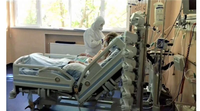 Un medic de la Spitalul Colentina pune degetul pe rană